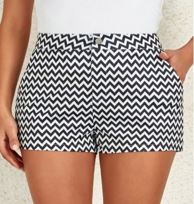 Pocket Wave Pattern Print Black Shorts